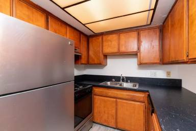 Main picture of 10773 Palms Blvd