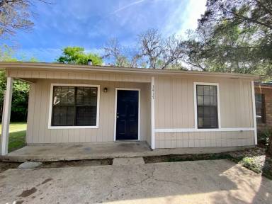 Main picture of 502 W Jefferson St