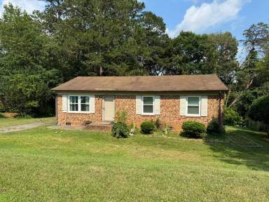 Main picture of 676 Winston Dr