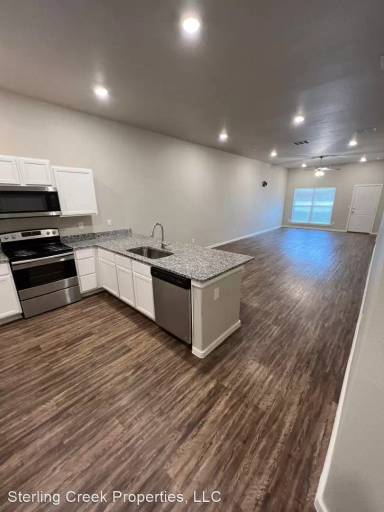Main picture of 2113 Langford Ave