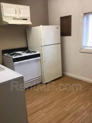 Main picture of 1019 East Broadway Street - 4