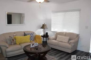 Main picture of 5551 SW 36th St
