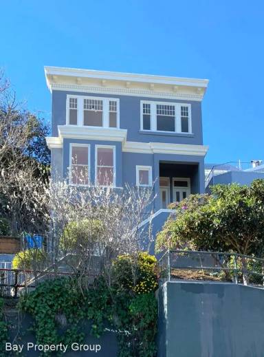 Main picture of 3386 Market St