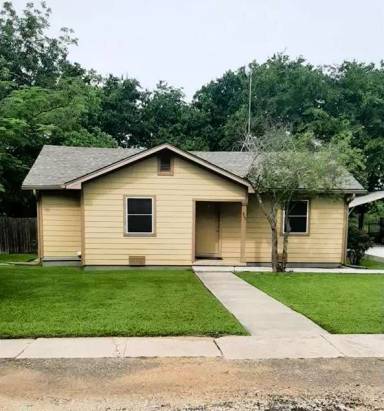 Main picture of 902 N Main