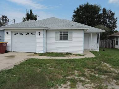 Main picture of 421 Apple Dr