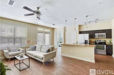 Main picture of 2336 S Congress Ave