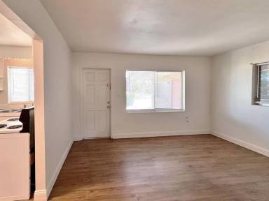 Main picture of 1209 6th St SE