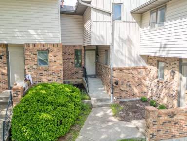 Main picture of 303 Foxfire Dr