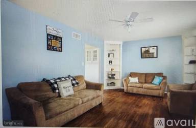 Main picture of 733 Carol St