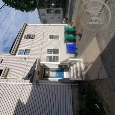 Main picture of 105 Park St