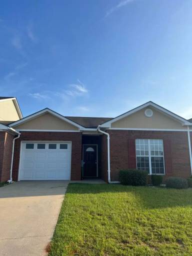 Main picture of 213 Camden Dr