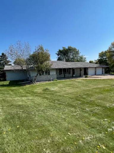 Main picture of 8182 NE River Rd