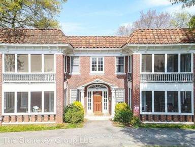 Main picture of 4832 Briarcliff Rd NE