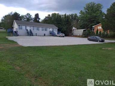 Main picture of 1444 Thomas Ln