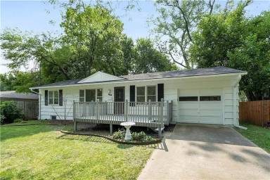 Main picture of 7444 Beverly St