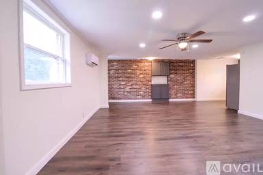 Main picture of 135 Quincy Parlier Rd