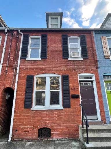 Main picture of 632 1st St