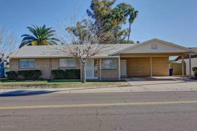 Main picture of 215 N Comanche Dr