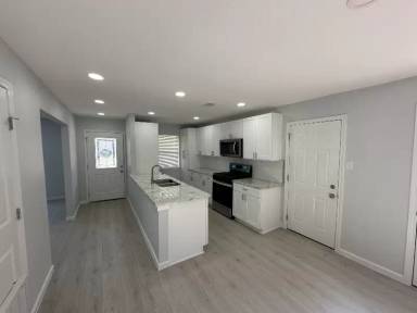 Main picture of 629 W Mimosa St