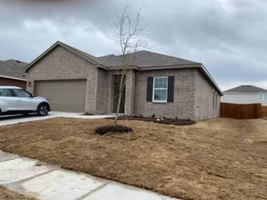 Main picture of 825 Cherry Blossom St