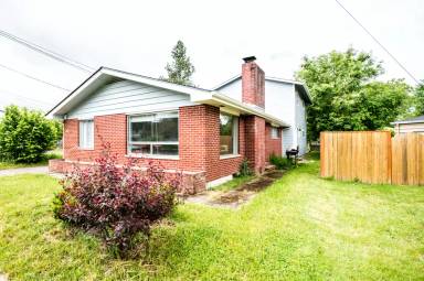 Main picture of 830 NW 25th St