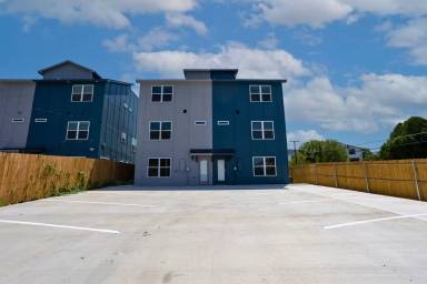 Main picture of 3212 Forest Park Blvd