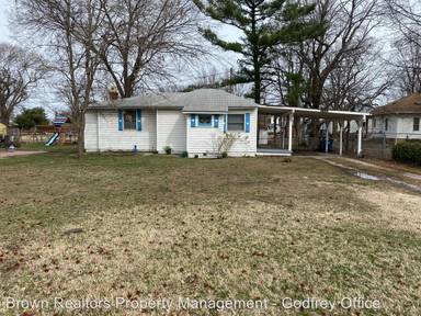 Main picture of 853 Lewis Ave