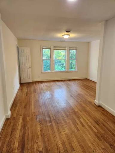 Main picture of 331 Parkland Pl SE