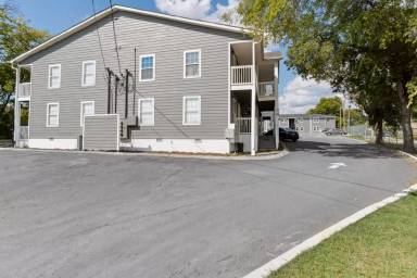Main picture of 265 E Old Hickory Blvd