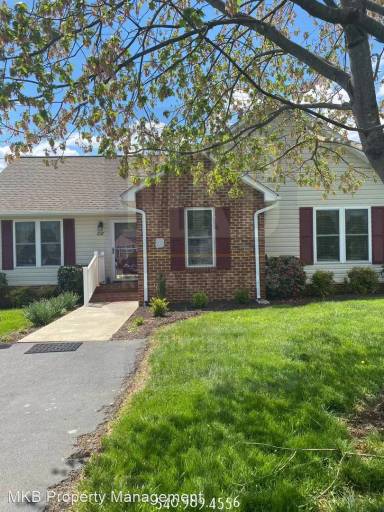 Main picture of 816 Harmon Cir