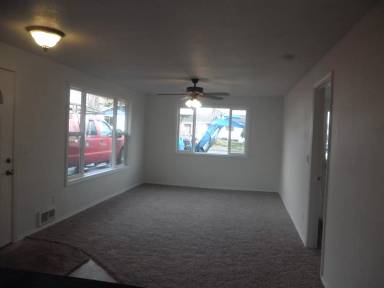 Main picture of 231 NW Sunny Dr