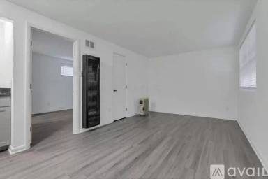 Main picture of 499 E Columbus St