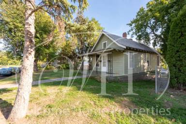 Main picture of 120 SE 2nd St