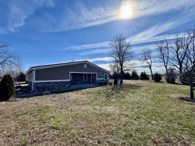 Main picture of 1792 E 1500 Rd