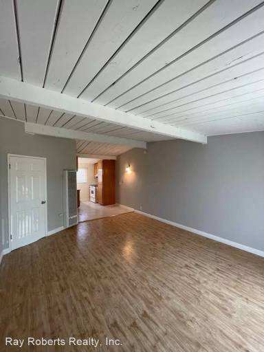 Main picture of 2257 2261 Maple St