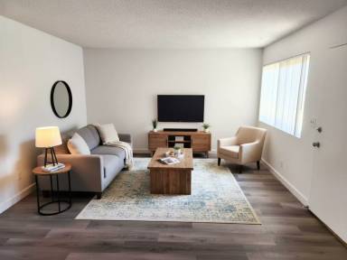 Main picture of 2116 Nelson Ave