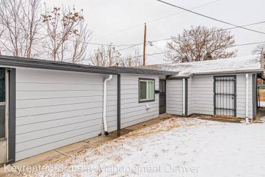 Main picture of 4658 Logan St
