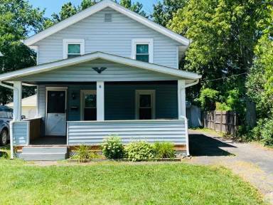 Main picture of 1296 E 343rd St