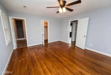 Main picture of 219 Lakewood Dr