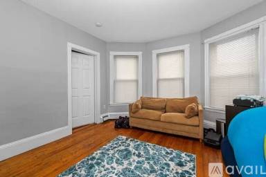 Main picture of 44 Hillside St
