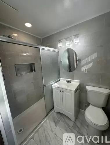 Main picture of 36 E 15th St
