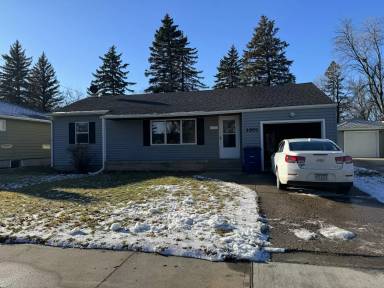 Main picture of 1001 1st St S