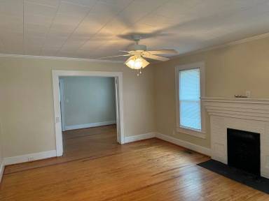 Main picture of 500 Chrysler St