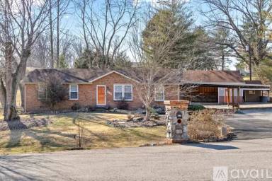 Main picture of 345 Lake Court Dr