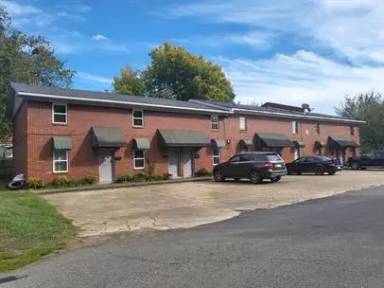 Main picture of 203 Cemetery St