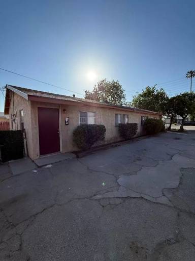 Main picture of 14776 Polk St
