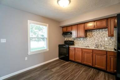 Main picture of 1644 W Kentucky St