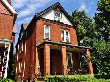 Main picture of 725 N Euclid Ave