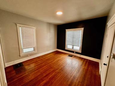 Main picture of 2805 S 4th St