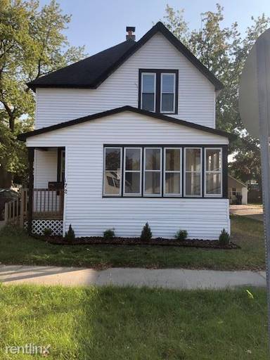 Main picture of 172 E 16th St